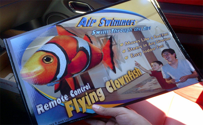NEW AIR SWIMMERS REMOTE CONTROL CLOWNFISH William Mark Co Fast Shipping 